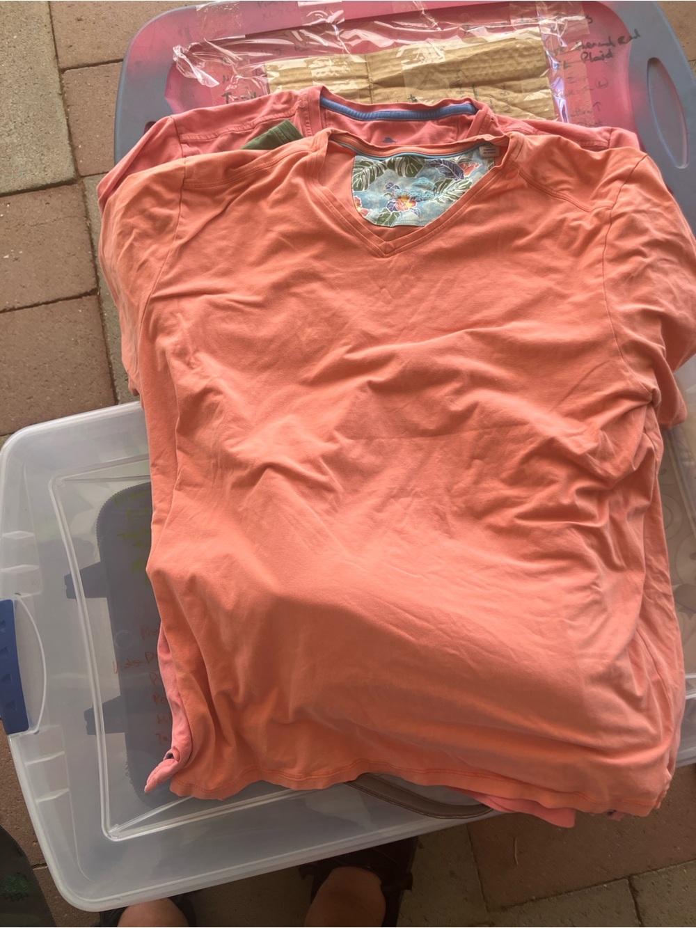 Tommy Bahama 3 t -shirt bundle , men’s XL/TG, v neck , short sleeve , 100 cotton